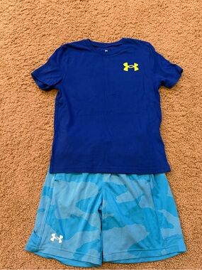Under Armour Boys T shirt and Short Set.